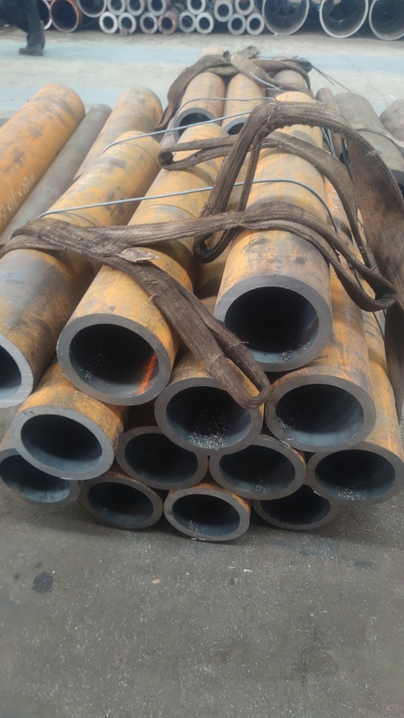 钦北钦北钦北15CrMoG无缝钢管切割